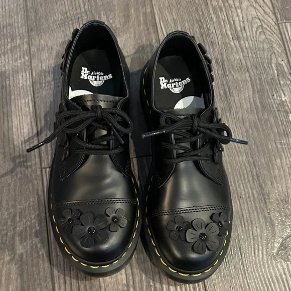 Dr. Martens Floral Lace-Up Oxfords - Picture 5 of 6